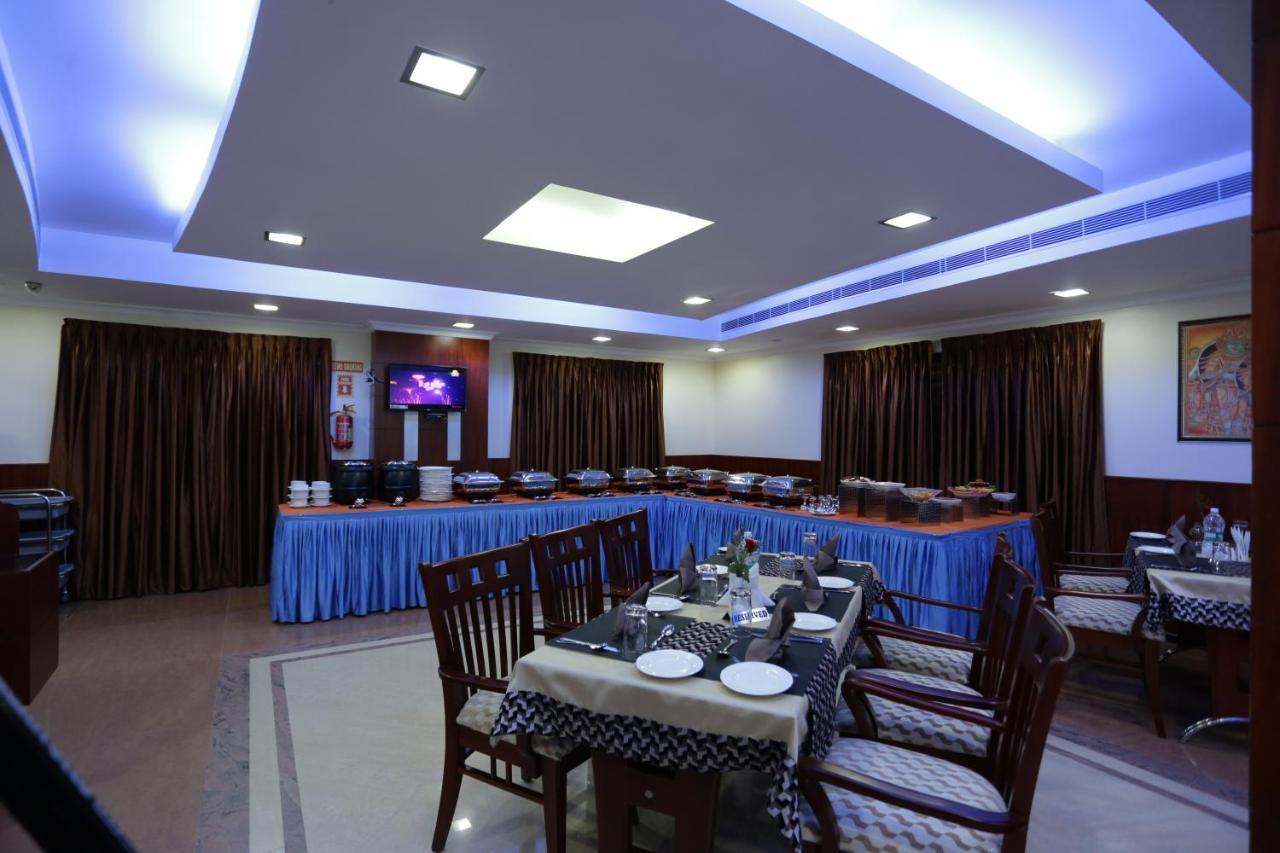 Hotel White City North Paravur Ngoại thất bức ảnh