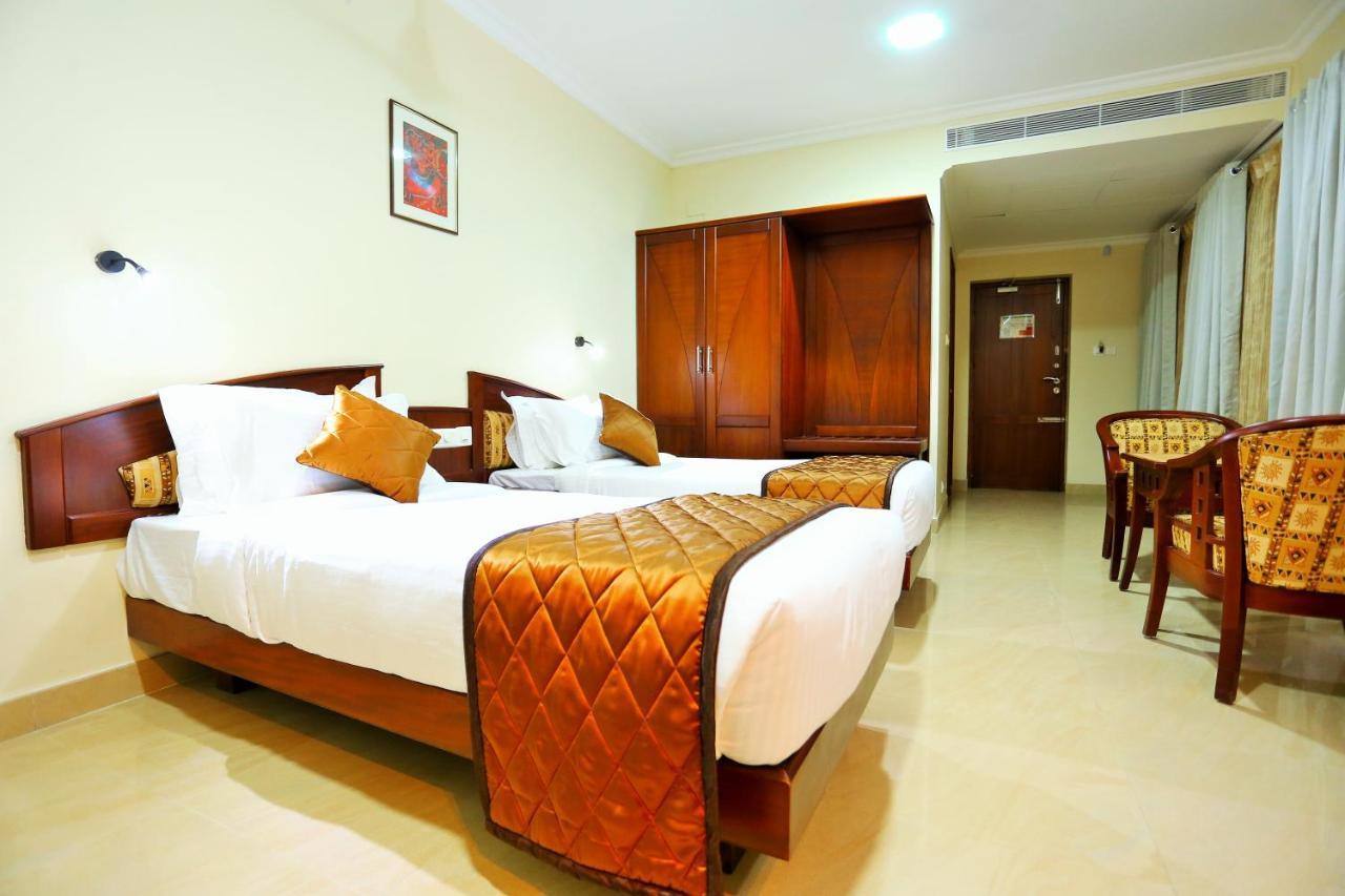 Hotel White City North Paravur Ngoại thất bức ảnh
