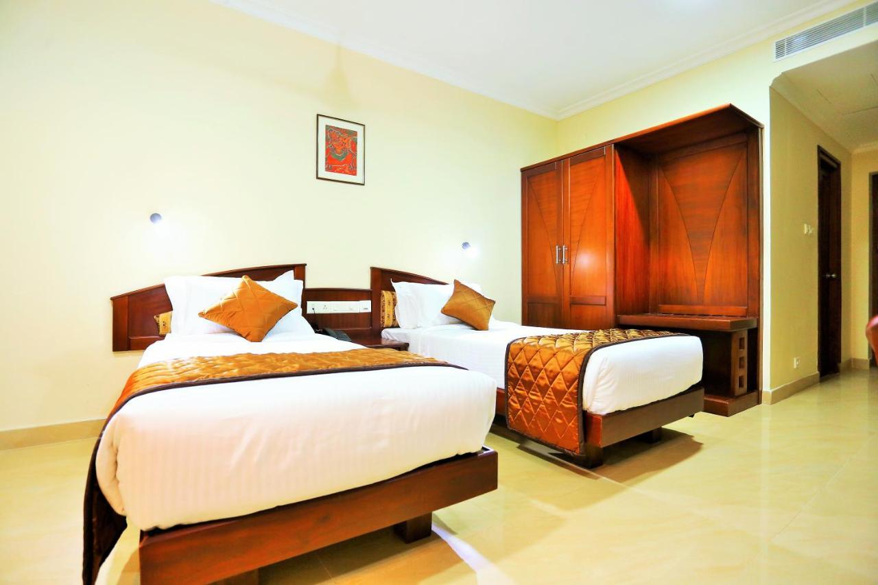 Hotel White City North Paravur Ngoại thất bức ảnh