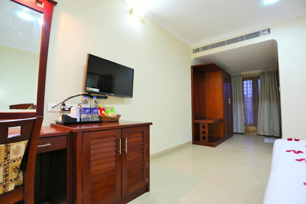 Hotel White City North Paravur Ngoại thất bức ảnh