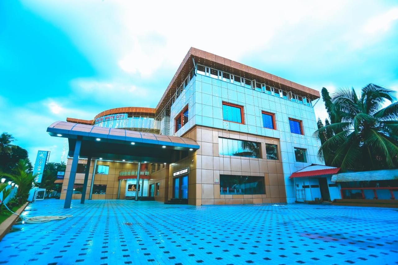 Hotel White City North Paravur Ngoại thất bức ảnh